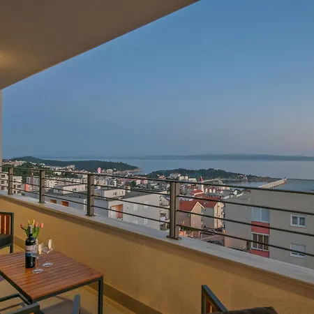 18 * Makarska