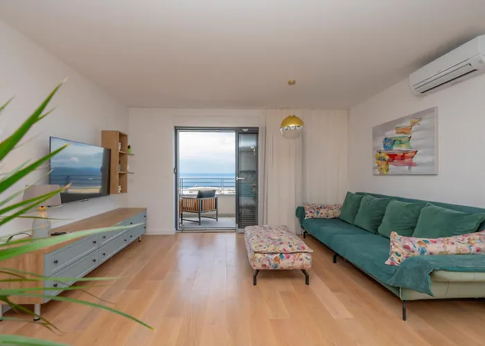 18 * Makarska