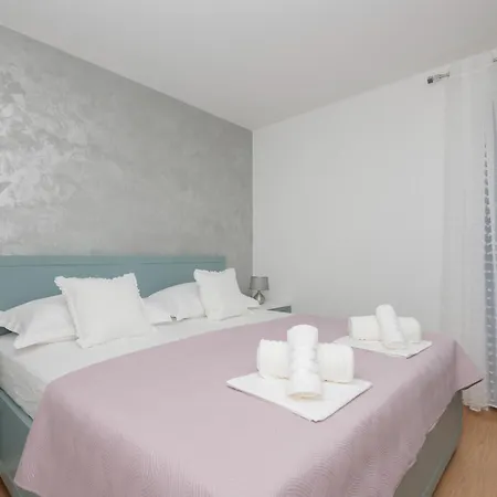 18 Apartament *