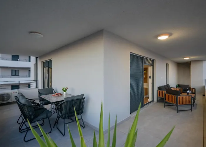 Apartment 18