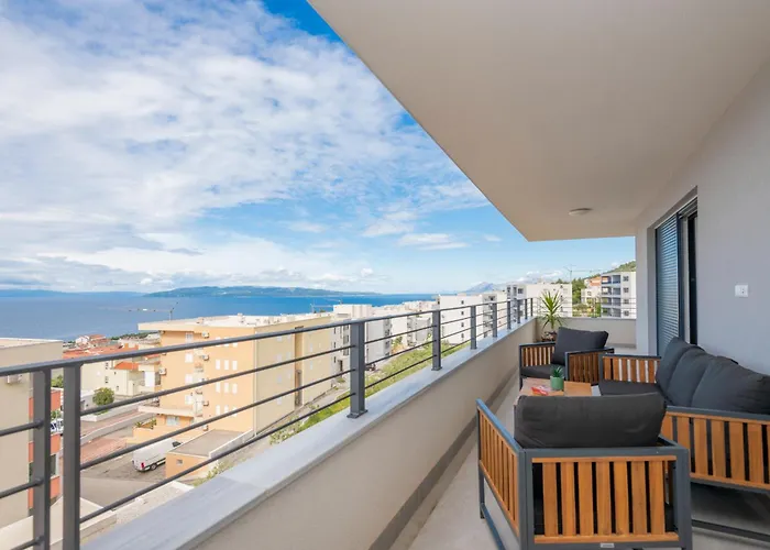 18 Apartment *